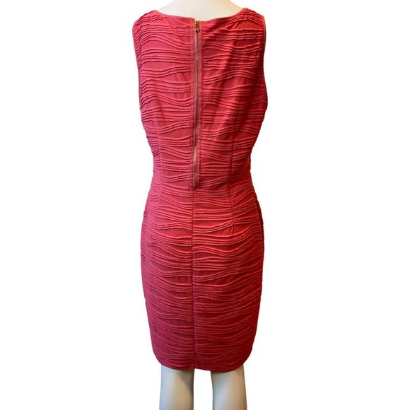 Guess Women Fitted Bodycon Dress Textured Fitted Back Zip Scoop Neck Coral SZ 14 - Picture 3 of 8